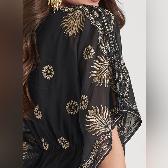 💓Final Price💓Black and gold Embellished Handkerchief
Top SZ S & XS - Picture 5 of 7